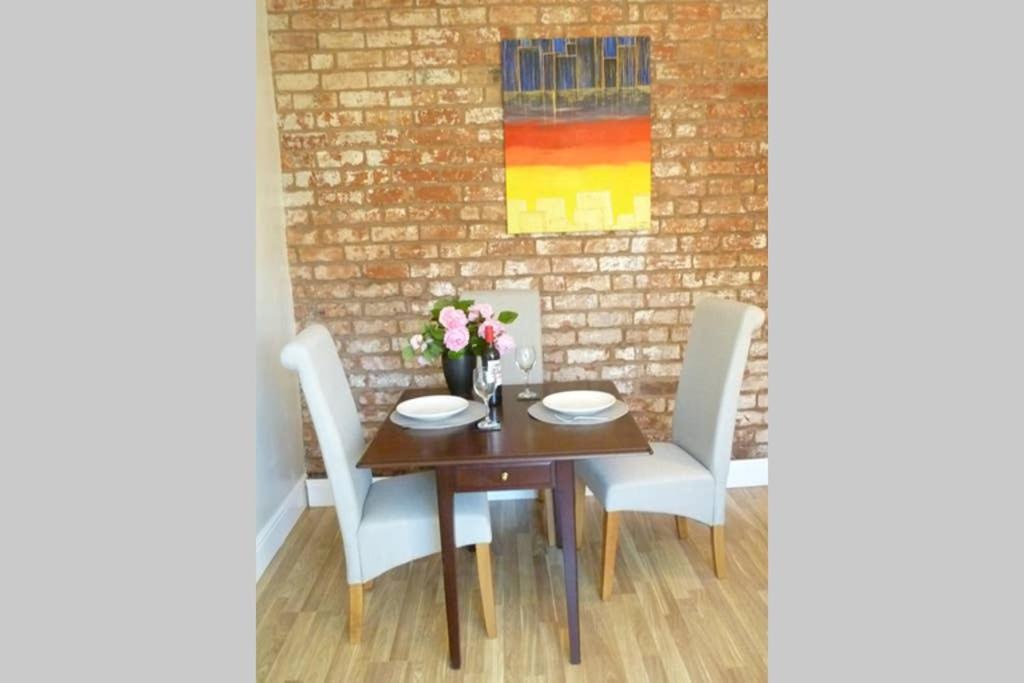 Cosy And Peaceful Maisonette With Terrace, Kidderminster Bagian luar foto